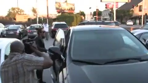 Miley Cyrus Screams At Paparazzi For Bumping Into Her Mom! 238