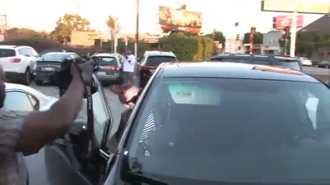 Miley Cyrus Screams At Paparazzi For Bumping Into Her Mom! 247
