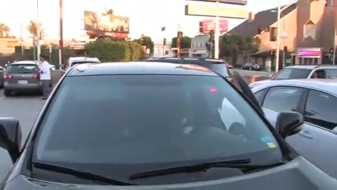 Miley Cyrus Screams At Paparazzi For Bumping Into Her Mom! 254