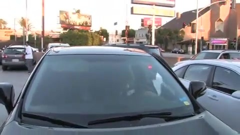 Miley Cyrus Screams At Paparazzi For Bumping Into Her Mom! 255