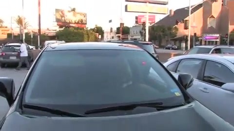 Miley Cyrus Screams At Paparazzi For Bumping Into Her Mom! 256