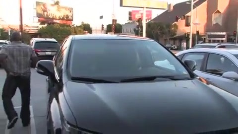Miley Cyrus Screams At Paparazzi For Bumping Into Her Mom! 269 - 0-0 Miley Cyrus Screams At Paparazzi For Bumping Into Her Mom