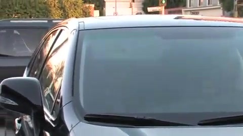 Miley Cyrus Screams At Paparazzi For Bumping Into Her Mom! 287