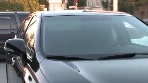 Miley Cyrus Screams At Paparazzi For Bumping Into Her Mom! 290