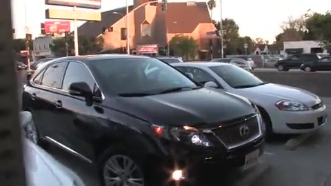 Miley Cyrus Screams At Paparazzi For Bumping Into Her Mom! 302