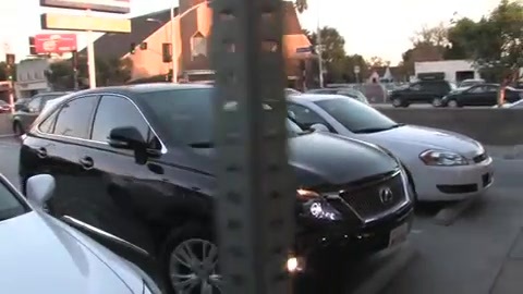 Miley Cyrus Screams At Paparazzi For Bumping Into Her Mom! 304