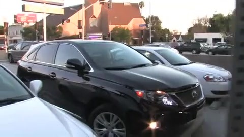 Miley Cyrus Screams At Paparazzi For Bumping Into Her Mom! 306
