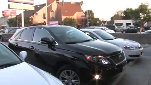 Miley Cyrus Screams At Paparazzi For Bumping Into Her Mom! 307