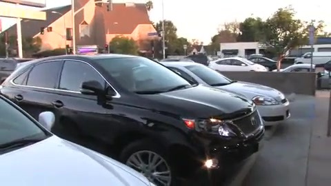 Miley Cyrus Screams At Paparazzi For Bumping Into Her Mom! 309