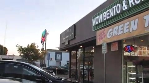 Miley Cyrus Screams At Paparazzi For Bumping Into Her Mom! 327