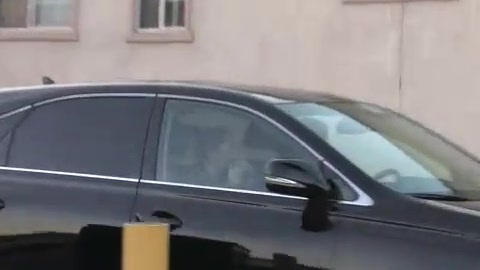 Miley Cyrus Screams At Paparazzi For Bumping Into Her Mom! 345