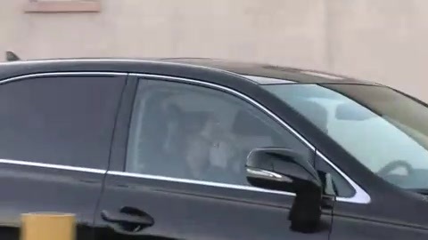 Miley Cyrus Screams At Paparazzi For Bumping Into Her Mom! 346