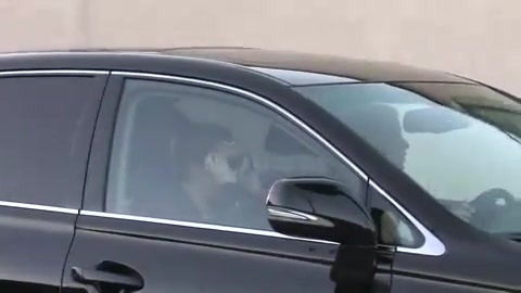 Miley Cyrus Screams At Paparazzi For Bumping Into Her Mom! 349