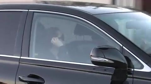 Miley Cyrus Screams At Paparazzi For Bumping Into Her Mom! 353