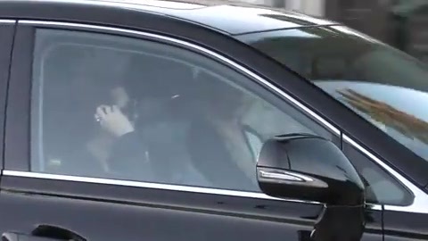 Miley Cyrus Screams At Paparazzi For Bumping Into Her Mom! 356