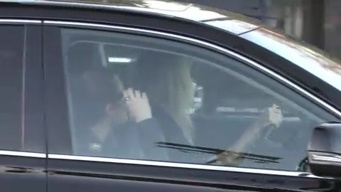 Miley Cyrus Screams At Paparazzi For Bumping Into Her Mom! 362