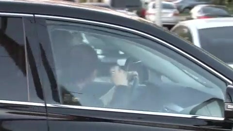 Miley Cyrus Screams At Paparazzi For Bumping Into Her Mom! 368