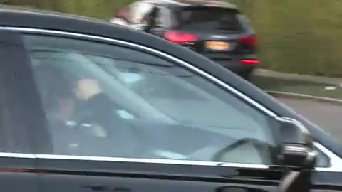Miley Cyrus Screams At Paparazzi For Bumping Into Her Mom! 377