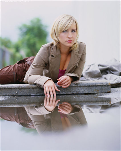 Allison Mack (20) - Allison Mack