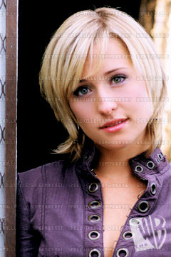 Allison Mack (22)