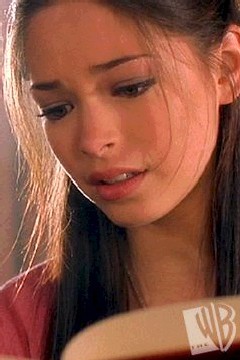 Kristin Kreuk (35)