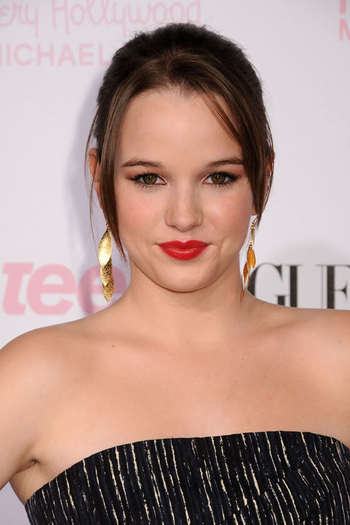 kay-panabaker-10041003 - poze Kay Panabaker