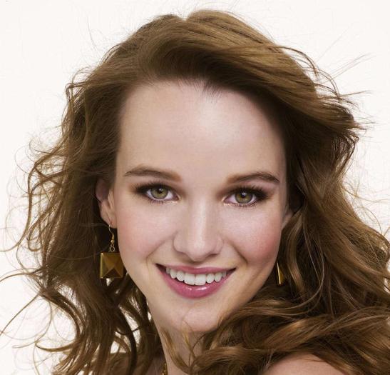 KayPanabakerIndeximage - poze Kay Panabaker