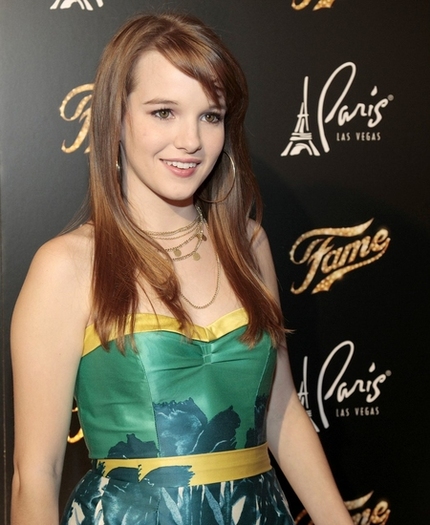 tn-500_fametm_14272739 - poze Kay Panabaker