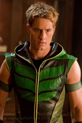 Green Arrow (6) - Justin Hartley