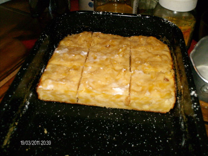 budinca de taitei cu branza si stafide - gustos