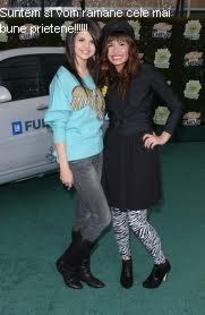 21 - banda desenata selena  si demi lovato