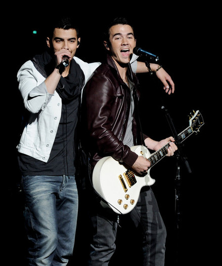 Joe+Jonas+3rd+Annual+Concert+Hope+Presented+5mr3gholtC-l - 3rd Annual Concert For Hop Presented By Staples At The Gibson Amphitheatre - Show