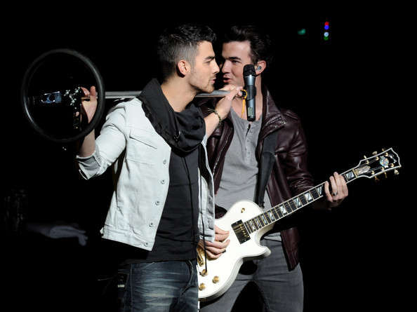 Joe+Jonas+3rd+Annual+Concert+Hope+Presented+bT6tLEqDRvbl - 3rd Annual Concert For Hop Presented By Staples At The Gibson Amphitheatre - Show