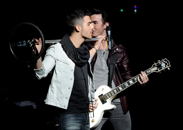 Joe+Jonas+3rd+Annual+Concert+Hope+Presented+Dma2jaxSkinl - 3rd Annual Concert For Hop Presented By Staples At The Gibson Amphitheatre - Show