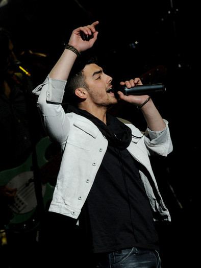 Joe+Jonas+3rd+Annual+Concert+Hope+Presented+LTEo5hNV7Pcl - 3rd Annual Concert For Hop Presented By Staples At The Gibson Amphitheatre - Show