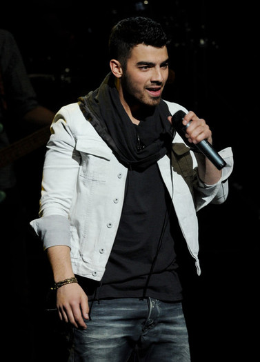 Joe+Jonas+3rd+Annual+Concert+Hope+Presented+qJNA79gt2Tql