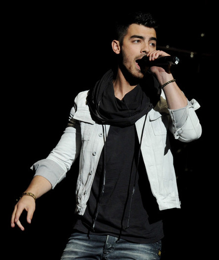 Joe+Jonas+3rd+Annual+Concert+Hope+Presented+qpBF_mLcTOMl