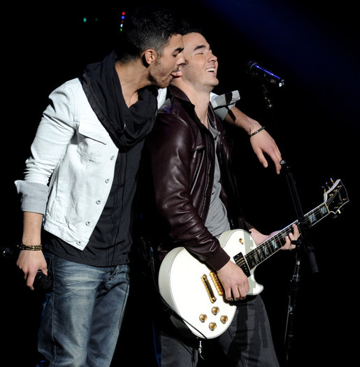 Joe+Jonas+3rd+Annual+Concert+Hope+Presented+uz1tRcadgUsl