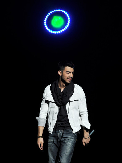 Joe+Jonas+3rd+Annual+Concert+Hope+Presented+xjMhkp5ODC4l - FoR U JoE JoNaS 4