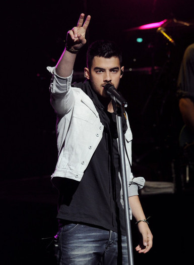 Joe+Jonas+3rd+Annual+Concert+Hope+Presented+XXL6QimpnzSl