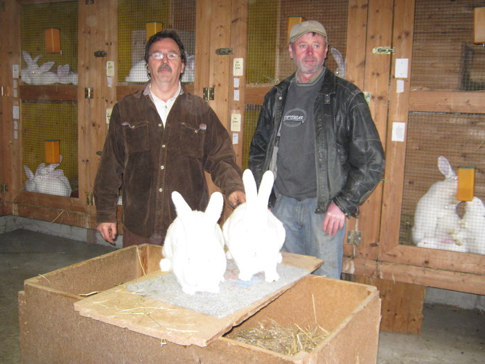 ma pozez cu Franz si iepurii campioni - Mahringer Franz campion Austria 2010