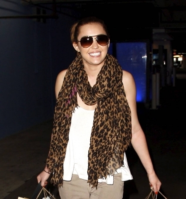  - x Shopping with Noah in Beverly Hills - 18th March 2011