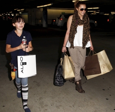  - x Shopping with Noah in Beverly Hills - 18th March 2011