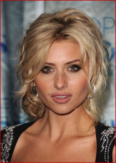 Alyson-Michalka-2011-Peoples-Choice-Awards2
