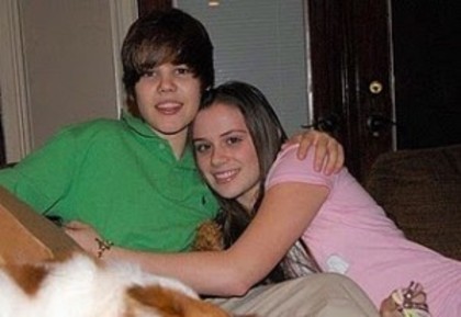 caitlin-beadles-stabbed-by-justin-bieber-fan-twitter-hoax-300x207