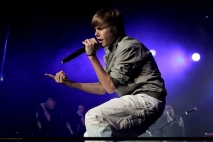 14961145_OHJXQRZPC - poze cu justin bieber 3 - Justin Bieber
