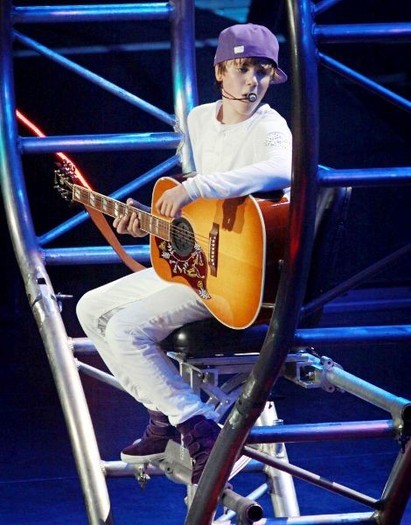 i - poze miley si justin bieber in concert - Justin Bieber