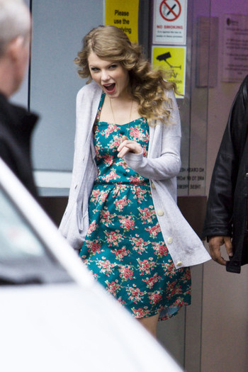 Taylor+Swift+Taylor+Swift+Leaves+MTV+Studios+8C6M6ONhvcMl