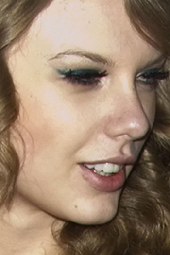 Taylor+Swift+Taylor+Swift+wearing+frilly+red+upwrwLM7g-_l