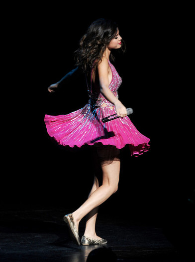 Selena+Gomez+3rd+Annual+Concert+Hope+Presented+s44J62wAjl-l - selena gomez